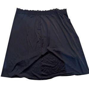 Vanity Fair Black half slip EUC size 2 XL